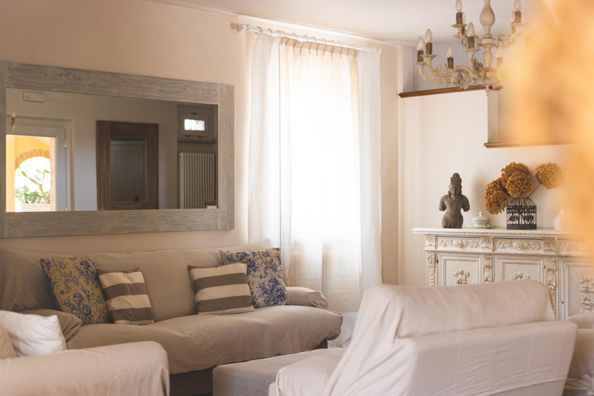 Villa Mariposa チヴィタノーヴァ・マルケ エクステリア 写真