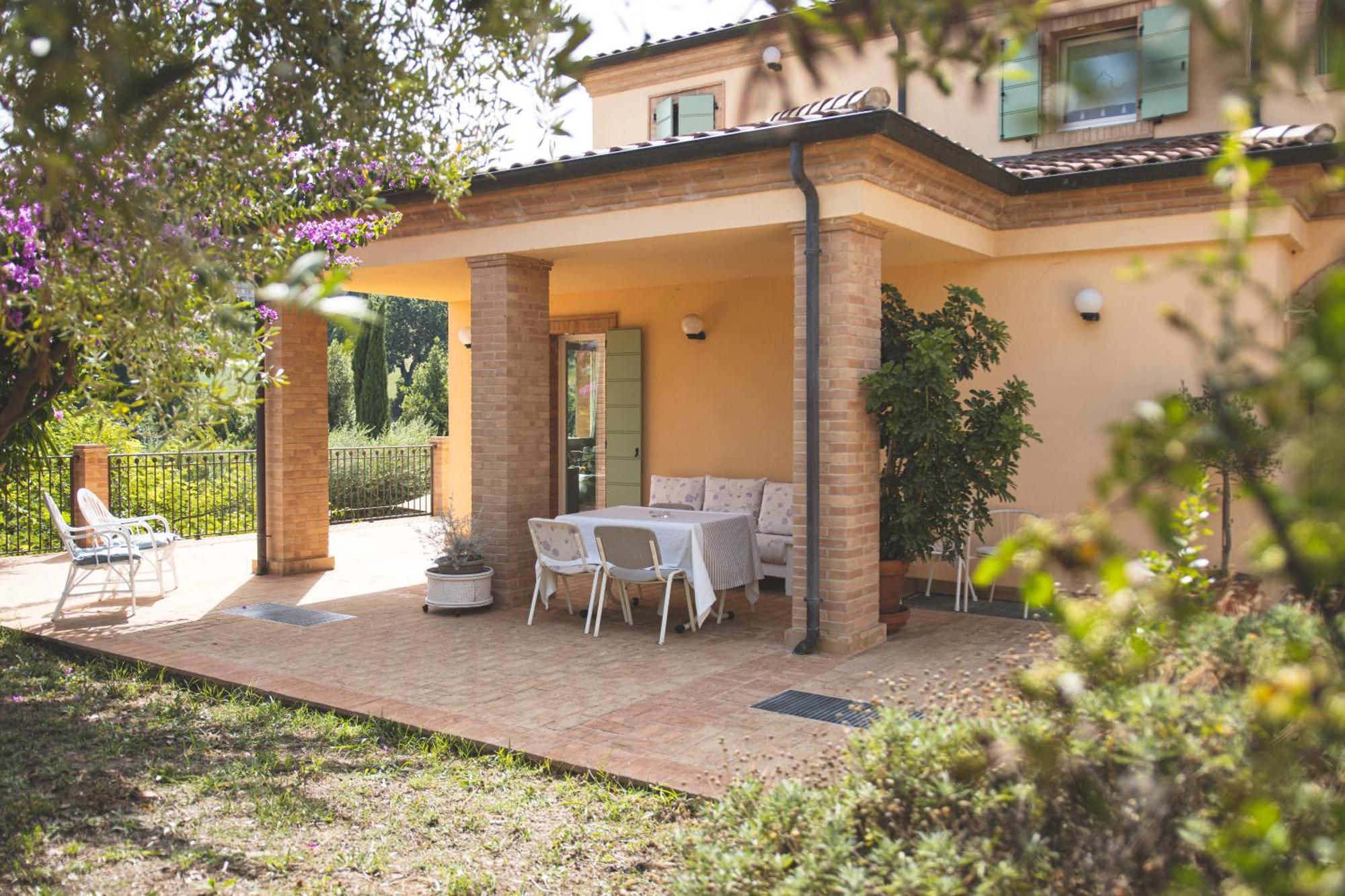 Villa Mariposa チヴィタノーヴァ・マルケ エクステリア 写真